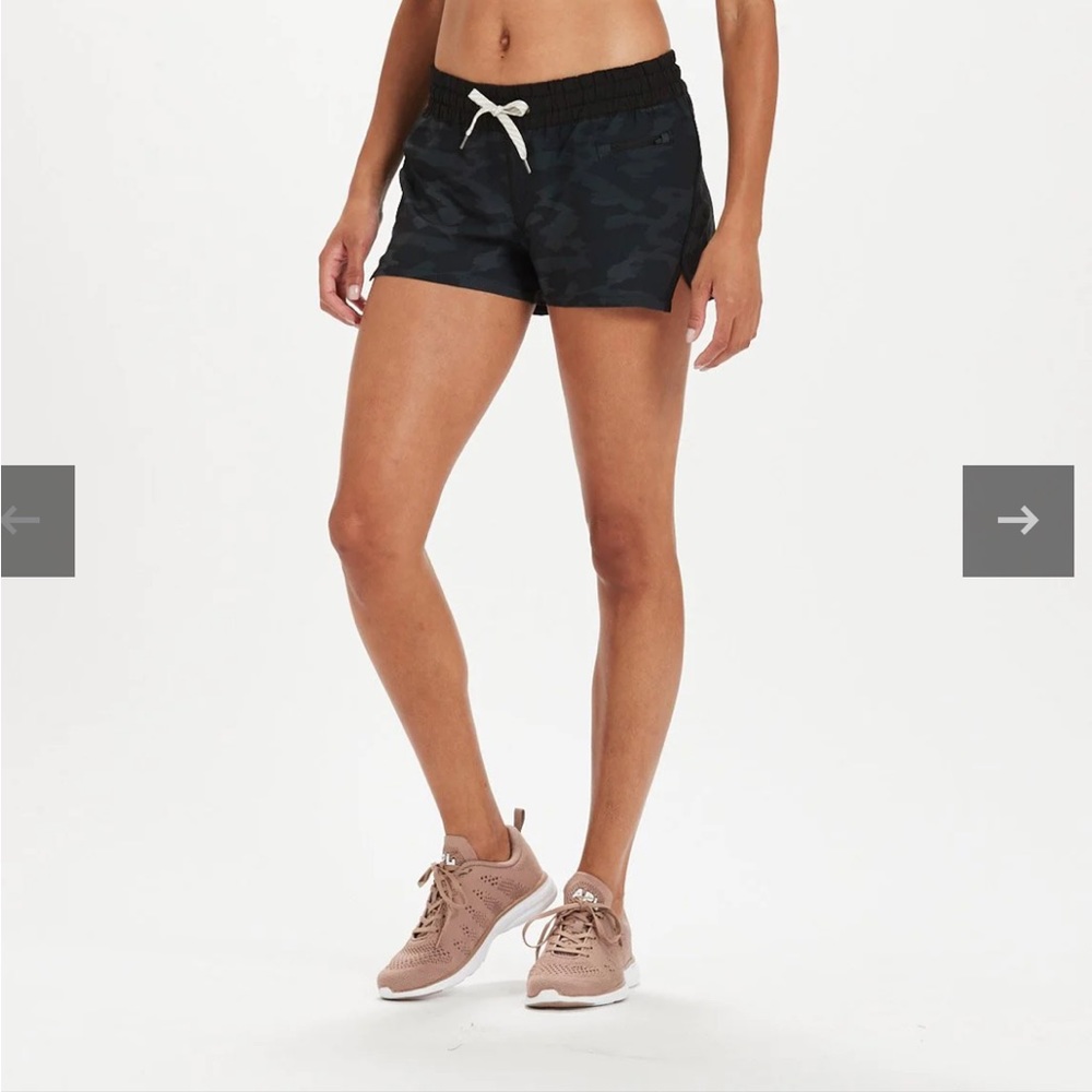 Vuori Clementine Shorts Medium (2)